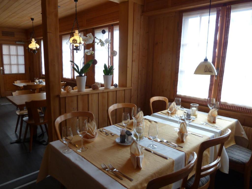 Gasthof Derby Hotel Zweisimmen Esterno foto